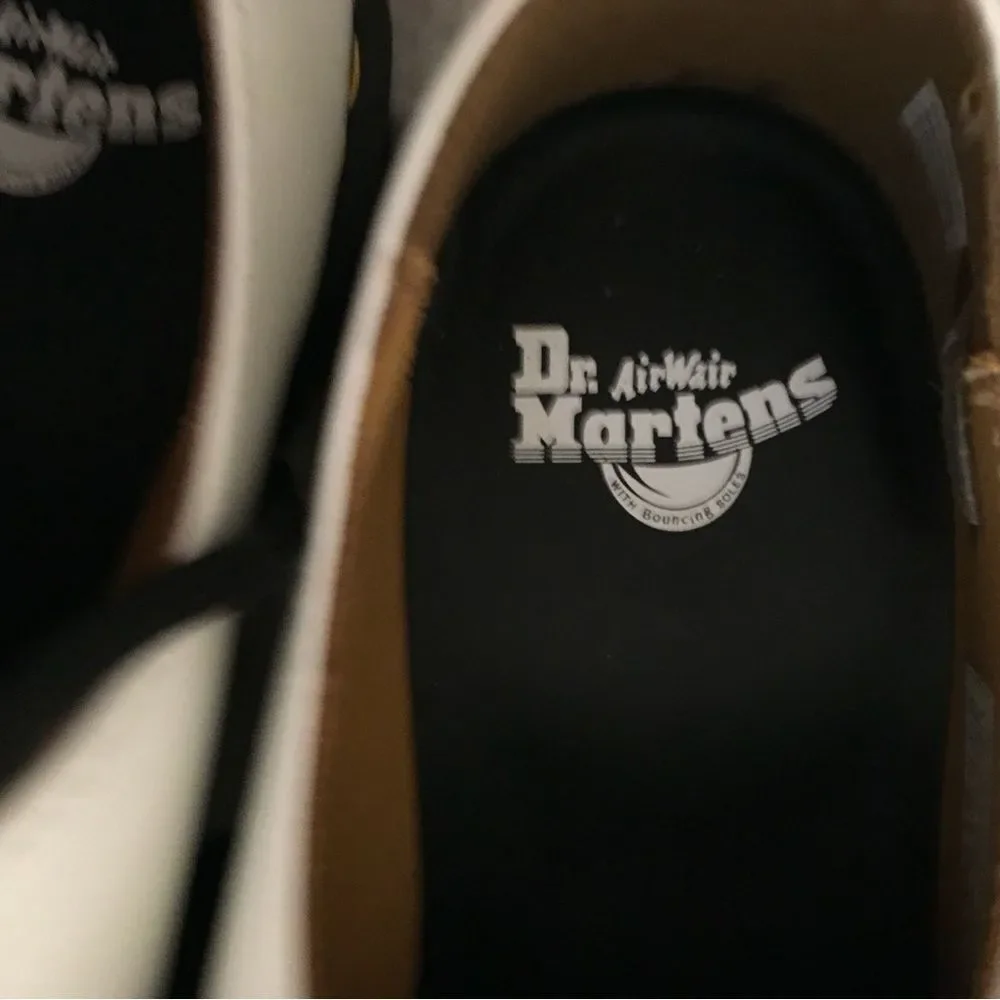 NEW Dr. Martens Quad White Smooth Leather Lace Up Low Top Oxford Shoes 9